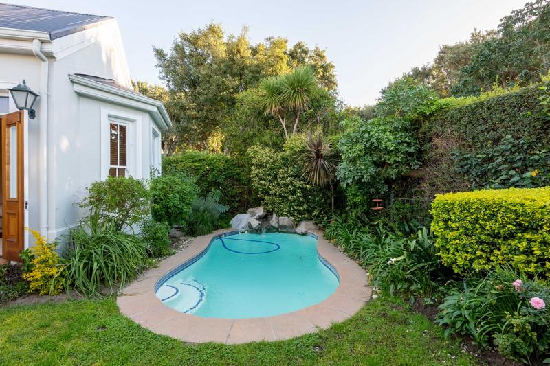 To Let 4 Bedroom Property for Rent in Steenberg Estate Western Cape